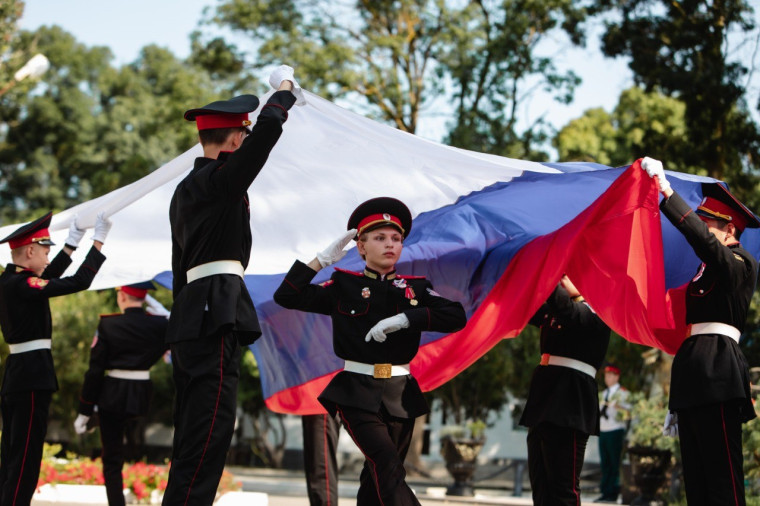 День России в федеральных детских центрах отметят фестивалями, интеллектуальными играми и праздничными концертами.