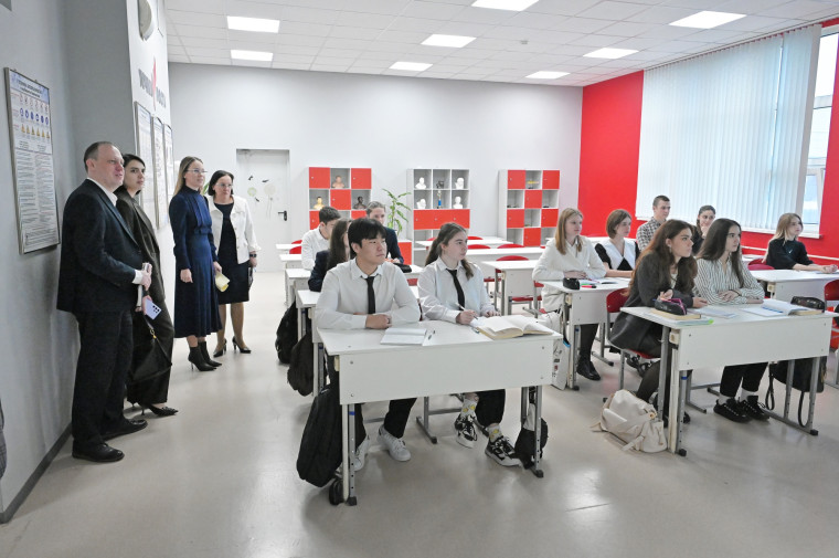Ирина Шварцман ознакомилась с опытом использования ФГИС «Моя школа» в Московской области.